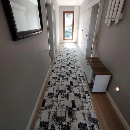 Serifhouse *